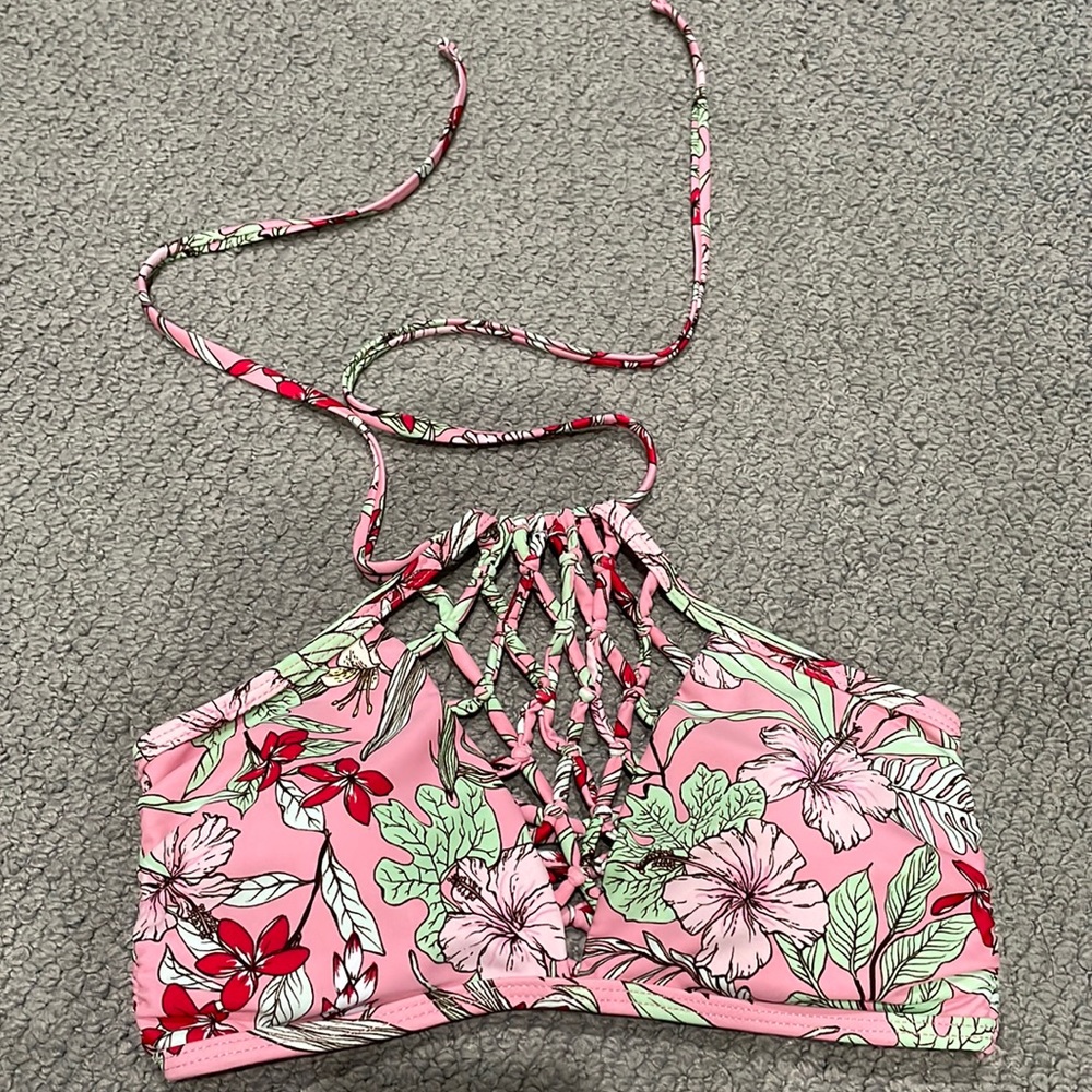 New pink  bikini top